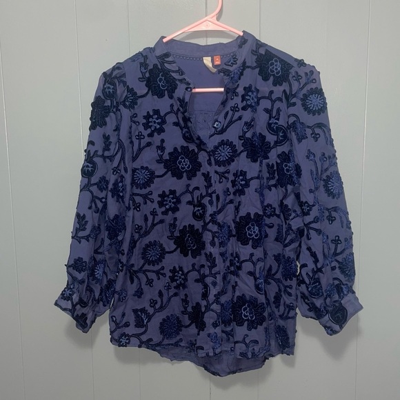 Anthropologie Pilcro Blue Velvet Floral Applique Button Up Extra Small - Picture 3 of 7